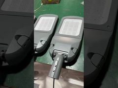 Illuminazione esterna Ip65 Acque resistenti Sensore di movimento in alluminio Lampada solare 300w 400w 500w