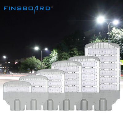 Luce stradale a LED in alluminio pressofuso ad alta trasmittanza IP65 impermeabile per ambienti esterni