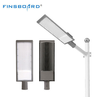 Lampione stradale a LED impermeabile IP66 con efficienza 120lm/W e ampia tensione AC85-265V per autostrade