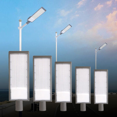 Lampione stradale a LED impermeabile IP66 con efficienza 120lm/W e ampia tensione AC85-265V per autostrade