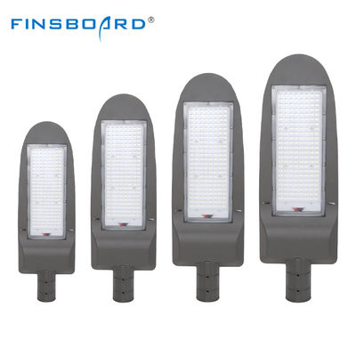 Lampione stradale a LED impermeabile IP66 con temperatura colore 3000-6500K e alta emissione luminosa per illuminazione stradale esterna