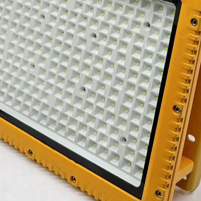 Proiettore industriale a LED ATEX con protezione IP66 di classe I Divisione 1 e luce bianca fredda 5000K