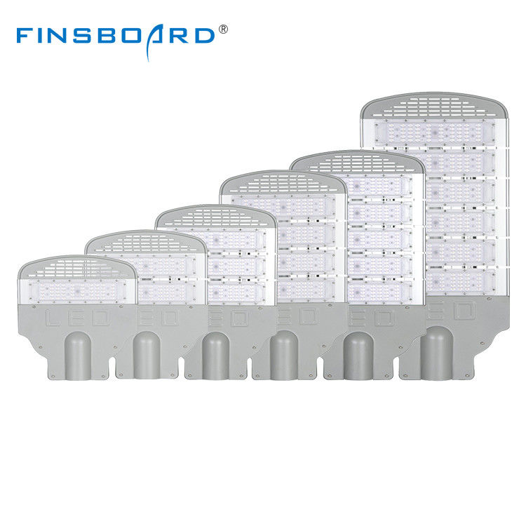 Luce stradale a LED impermeabile IP65 con lente in policarbonato in lega di alluminio, efficienza 130-140lm/w per uso esterno