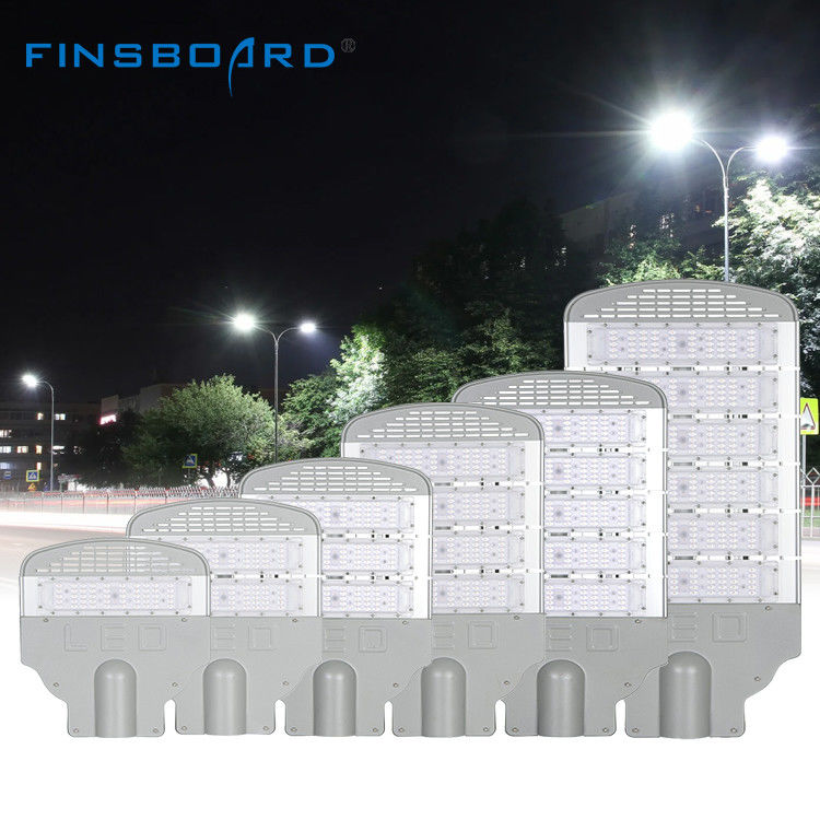 Luce stradale a LED in alluminio pressofuso ad alta trasmittanza IP65 impermeabile per ambienti esterni