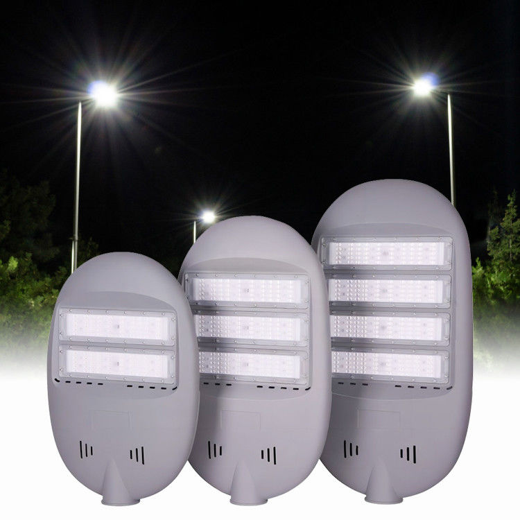 Lampada stradale a LED da 100W-200W impermeabile IP65 con durata di 50000 ore per illuminazione esterna su palo