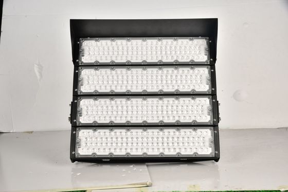 Faretto a LED ad alta potenza IP65 impermeabile con durata di 50.000 ore e angolo del fascio regolabile per stadi